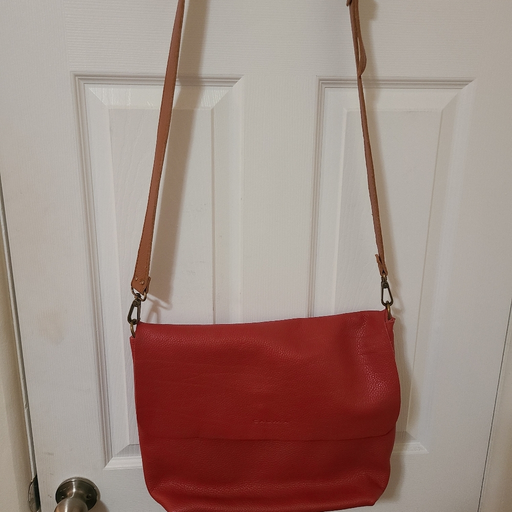 Made in Spain 🇪🇸 Calma Red Crossbody Leather Bag